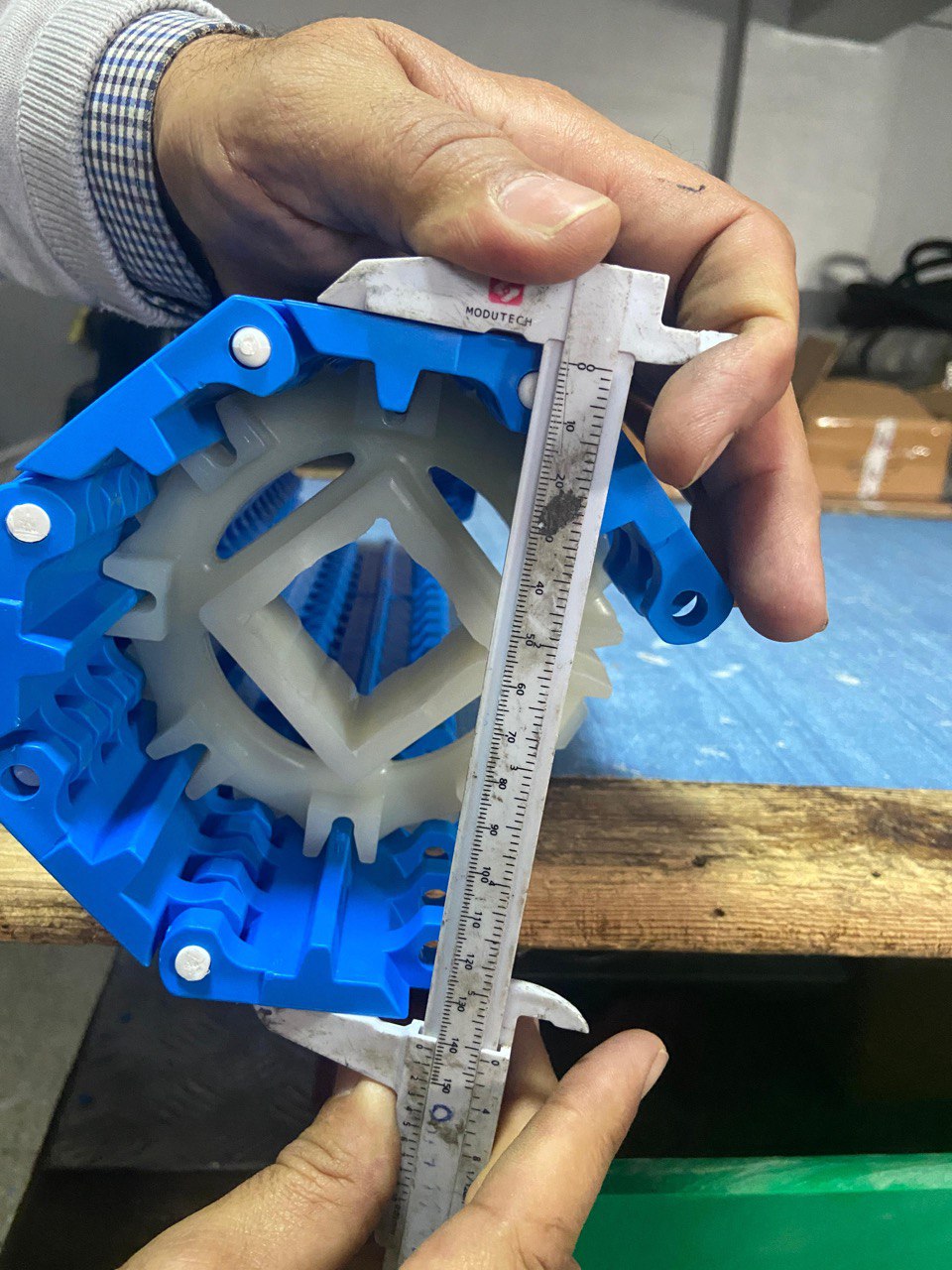 Convoyeur industriel Expertronics en fonctionnement